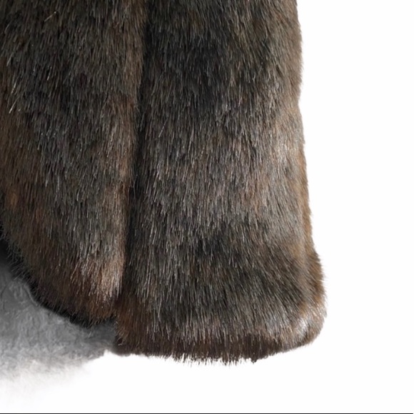 ⭐️Gorgeous, soft faux fur apron with sash - Picture 9 of 16